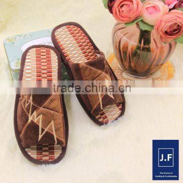 2015Hot Sale Indoor Comfortable Quiet Warm Cotton Crocheted Slipper for Boy