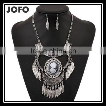 European&American vintage carved reliefs queen beauty head necklace silver plated leaves tassel necklaces