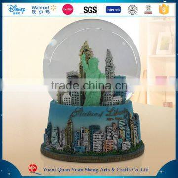 Custom Resin Plastic Glass Snow Globe Souvenir