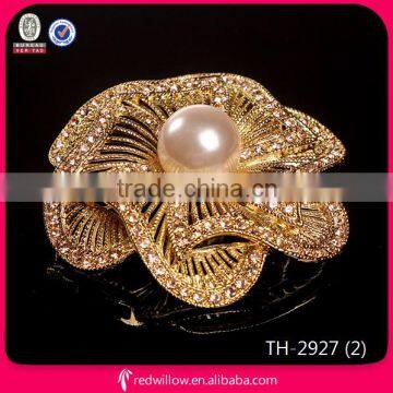 Professional Yiwu Factory 2015 new gold color brooch Rhinestone Pearl flower Brooches Wholesale