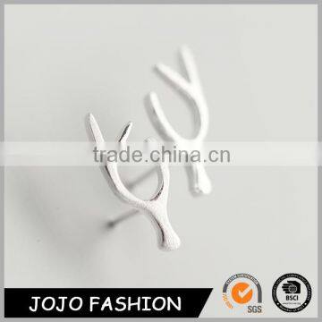 Fashion popular deer design daily wear 925 silver sud earrings