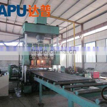 Steel grating welding equipment