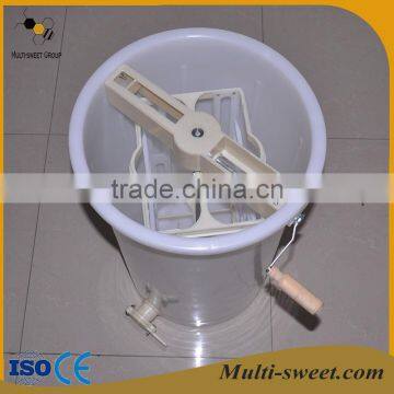 Hot sale manual plastic honey extractor