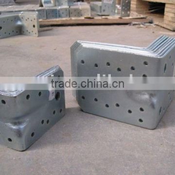 Reinforced angle bracket