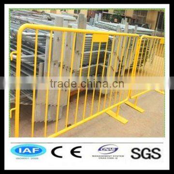 2014 good quality pvc coated crowd control barrier