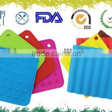 silicone trivet /hot pads in assorted fun colors