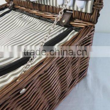 Wholesale Handwoven 4 Persons Wicker Picnic Basket Insulated photo-3