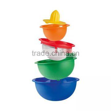 Set of 5 measuring bowl with citrus juicer