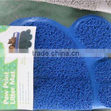 Paw print litter mat for cat