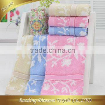 Textile China Wholesale Comfortbale Bamboo Fiber Jacquard Yarn Dyed Children Towel 25*25cm photo-3