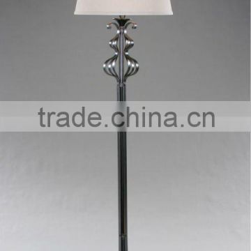 2015 Hot sale iron floor lamp/standing lamp with white shadow