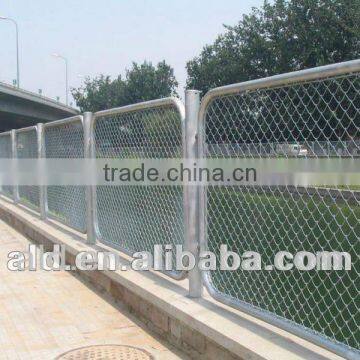 Good quality chain link fence ISO9001 joint venture company