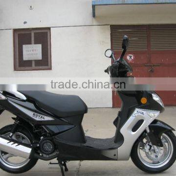 Good Looking and Quality Gas Scooter photo-2