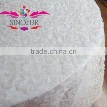 white table cloth