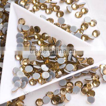 Bulk quality ss16 hot fix stones china glass rhinestones for garment