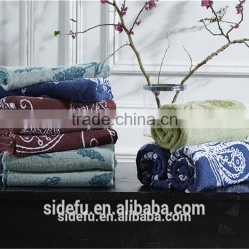 China Manufactural Bulk 100% Cotton Hotel Yarn Dyed Towel Set