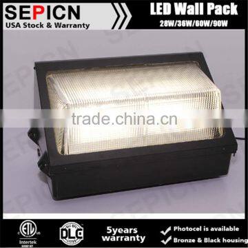 Durable outdoor wall light with photocell 36w Meanwell driver ul dlc listed led wall pack