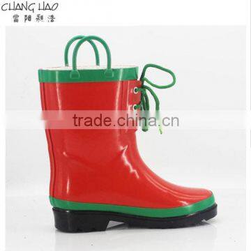 2016 New Design Rubber Rain Boot For Children red ground with green handle and shoelace