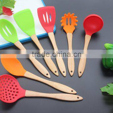 CK-3123 High quality FDA & LFGB 7pcs gadget silicone kitchen cooking tools set eco silicone kitchen utensil set with wood handle