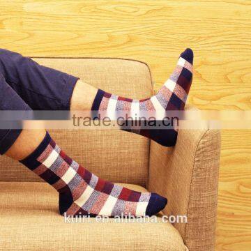 New Autumn Winter Cotton Men Socks Wholesale Korean Classic Plaid Sock photo-5