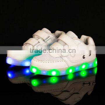 2016 Hot Sale Quality LED Falshing Night Sports Shoes Kids PU Upper Sports Shoes