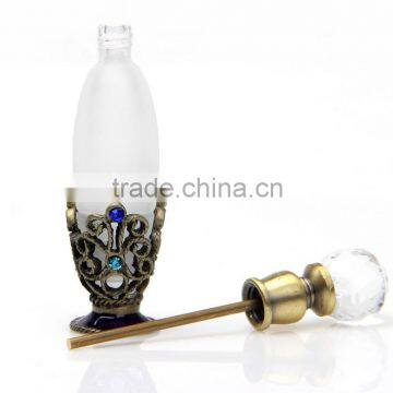 Vintage Perfume Atomizer Bottle Glass Metal Material Europe Popular Crystal Glass Bottle photo-4