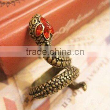 fashion snake rings with rhinestone, fashion antique rings, personalized rings