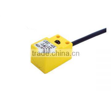 Compact rectangular 17 mmsq / DC 10-30V / DC-2 wire / Sensing Distance 5mm / DA-1705D series / Inductive Proximity Sensors