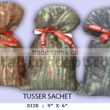 Tissue organza drawstring gift pouches