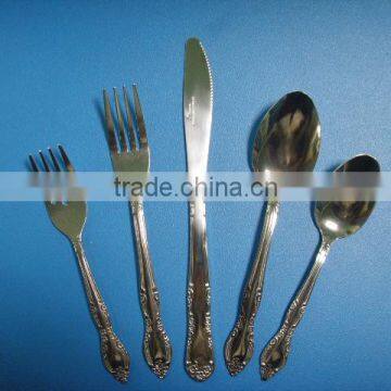 24pcs dinnerware set with embossing handle