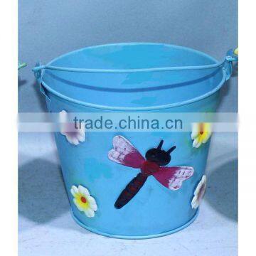 Bucket with handle