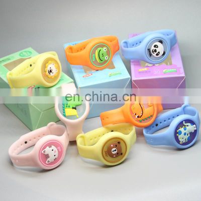 Manufacturers selling cartoon pattern luminous children's flash indoor and outdoor mosquito repellent watch bracelet