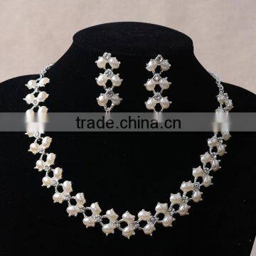 Women Wedding Dress Jewelry Sets Short Chain Pearl Necklace Earring Set photo-3