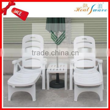 Foldable plastic beach chair