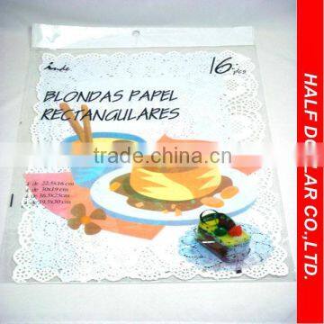 table setting decoration white paper doilies