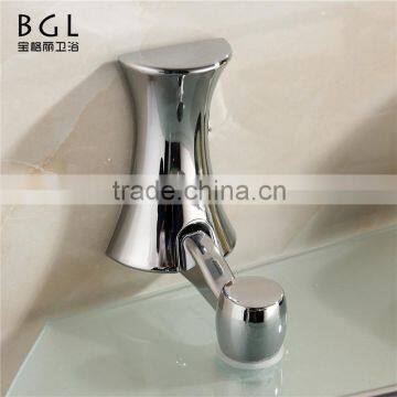 News Modern Bathroom Accessories Hardware Zinc Alloy Items Glass Shelf photo-5