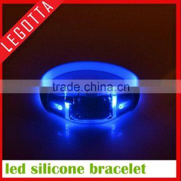 2015 innovative novelty sound and motion creative led bracelet