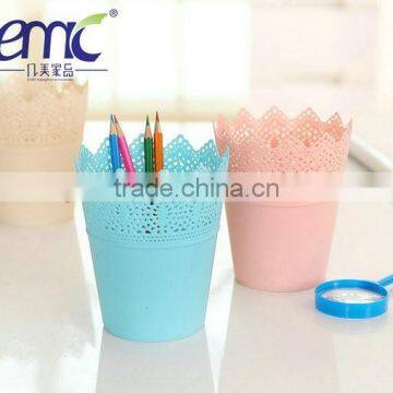 Emc Basket Storage Wire Storage Basket Plastic Storage Basket on Table photo-2