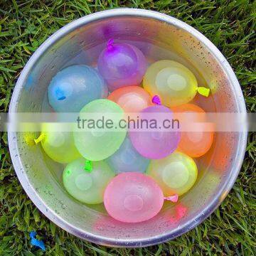 children playing water balloon non latex water balloons