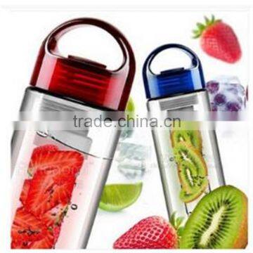 Colorful cap 700ML 2016 hot new plastic joyshaker fruit infuser water bottle BPA portable