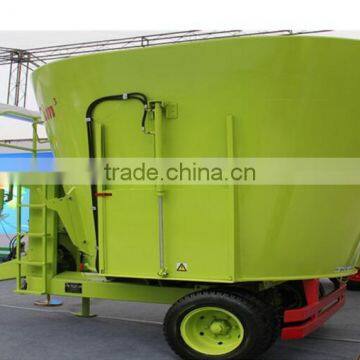 medium capacity vertical TMR feeder mixer