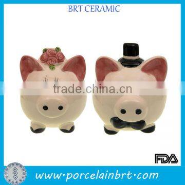 A Pair of Wedding Pigs Novelty Door Gift