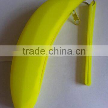 Yellow Color Banana Shape Silicone Pencil Bag photo-5