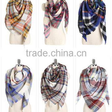 2017 latest best European USA hot selling ladies triangle tartan plaid scarf