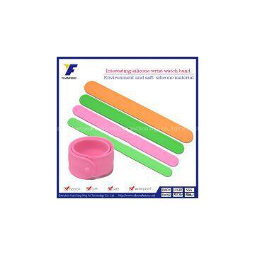 promotional items cheap slap and snap silicone rubber wristband with ruler