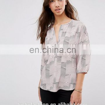 OEM Custom 100% Polyester 3/4 Sleeve Fashion Pattern Top Loose Shirt for Women