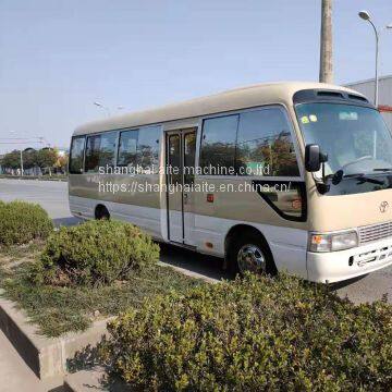 white toyotacoaster made in japan sale in a cheap price with 28 29 30 seats