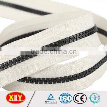 2015 Hot Sale #5 Open End Auto Lock Polyester Tape Plastic Zipper photo-4