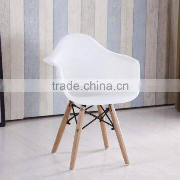 Dining Room Furniture Modern Design Plastic Chair With Steel Frame photo-4
