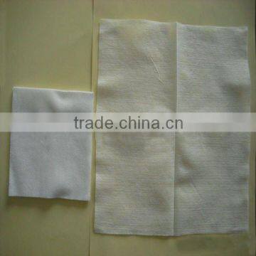 Nonwoven cleaning swabs